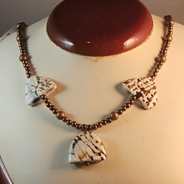 Bronze and agate necklace