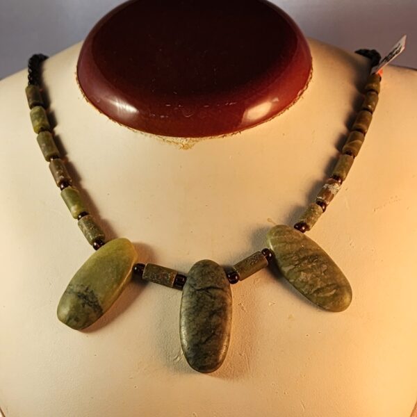 Serpentine necklace