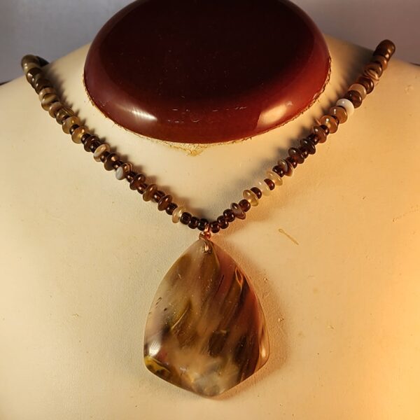 Agate and sardonyx necklace